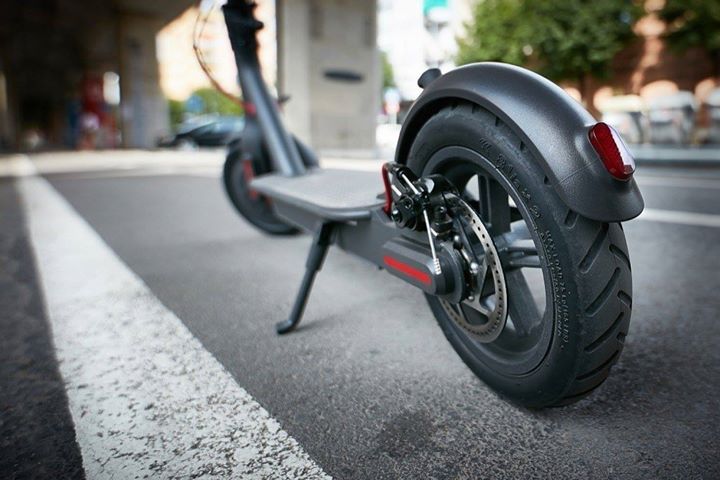 Uwaga na elektryczne hulajnogi⚠Na Krakowskim Przedmieściu nastolatek potrącił na elektrycznej…
