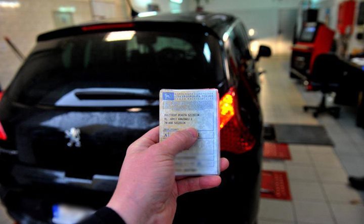 Masz wycieki? Twoje auto może nie przejść przeglądu!Układ kierowniczy i zawieszenie – najczęściej z…